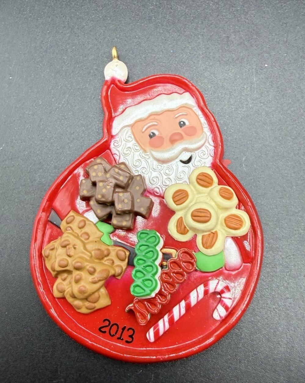 Hallmark Ornament Seasons Treating Santa Plate W Holiday Treats No Box -LO20